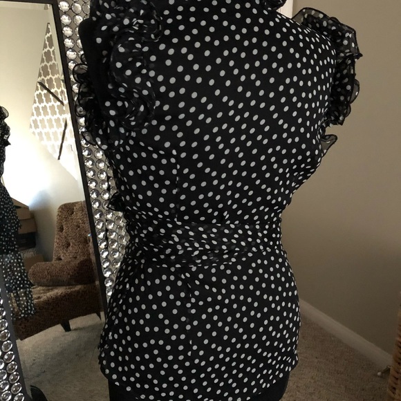 Gorgeous polka dot top - Picture 2 of 3